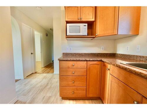 10812 103A Street, Peace River, AB - Indoor Photo Showing Kitchen