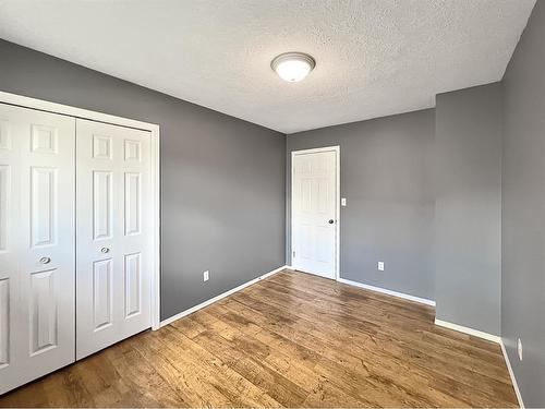 101 1St Avenue Ne, Mclennan, AB - Indoor Photo Showing Other Room