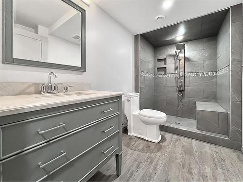 101 1St Avenue Ne, Mclennan, AB - Indoor Photo Showing Bathroom