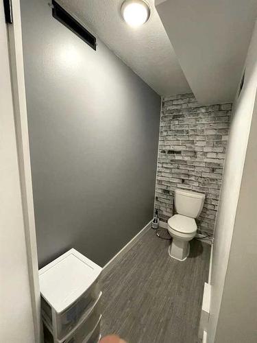 10266 111 Avenue, Grande Prairie, AB - Indoor Photo Showing Bathroom