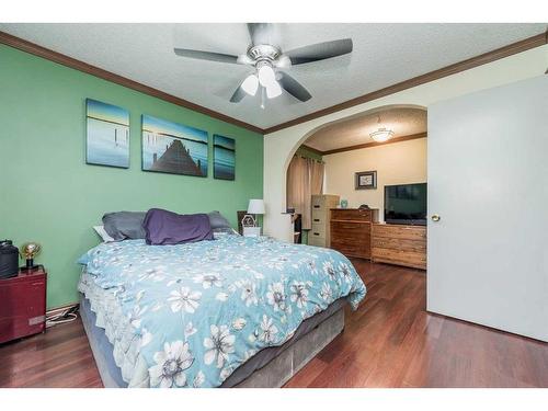 9501 121 Avenue, Grande Prairie, AB - Indoor Photo Showing Bedroom