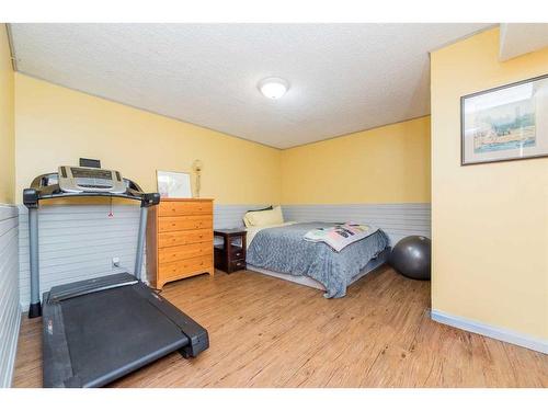 9501 121 Avenue, Grande Prairie, AB - Indoor Photo Showing Bedroom