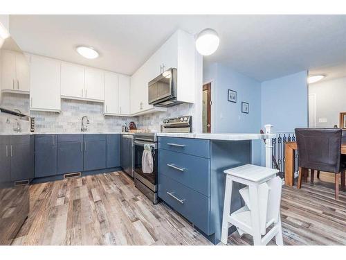 9501 121 Avenue, Grande Prairie, AB - Indoor Photo Showing Kitchen With Upgraded Kitchen