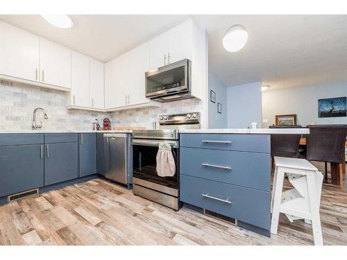 9501 121 Avenue, Grande Prairie, AB - Indoor Photo Showing Kitchen