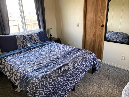 4411 46A Avenue, Rycroft, AB - Indoor Photo Showing Bedroom