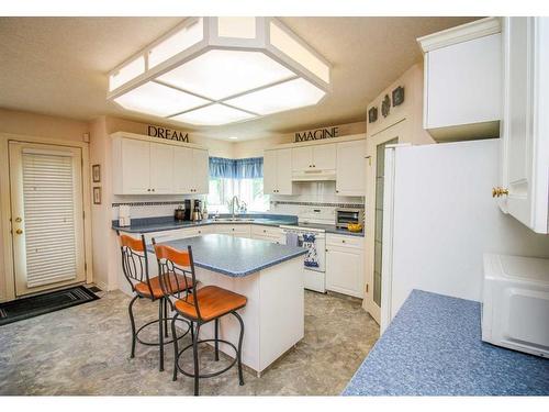 7509 102 Street, Grande Prairie, AB - Indoor Photo Showing Kitchen