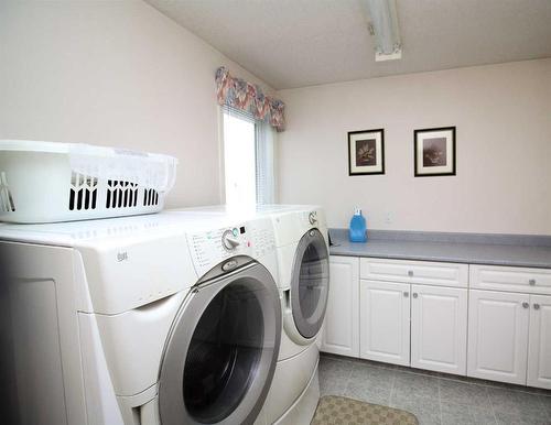 7509 102 Street, Grande Prairie, AB - Indoor Photo Showing Laundry Room