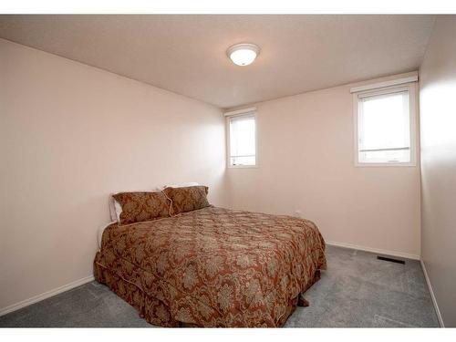 7509 102 Street, Grande Prairie, AB - Indoor Photo Showing Bedroom