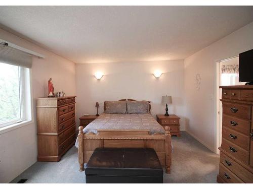 7509 102 Street, Grande Prairie, AB - Indoor Photo Showing Bedroom