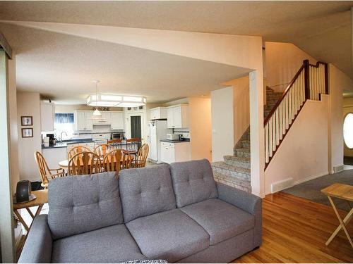 7509 102 Street, Grande Prairie, AB - Indoor Photo Showing Living Room