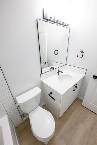 10101 105 Avenue, Grande Prairie, AB - Indoor Photo Showing Bathroom