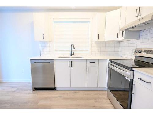 10101 105 Avenue, Grande Prairie, AB - Indoor Photo Showing Kitchen With Stainless Steel Kitchen With Upgraded Kitchen