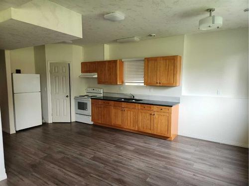 4832-57Ave . Nw, High Prairie, AB - Indoor Photo Showing Kitchen