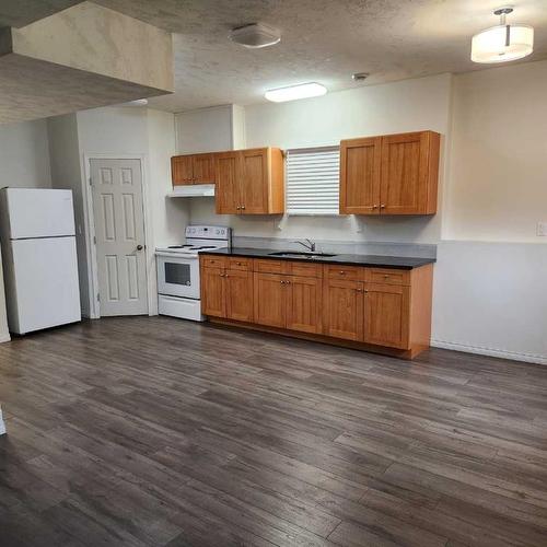 4832-57Ave . Nw, High Prairie, AB - Indoor Photo Showing Kitchen