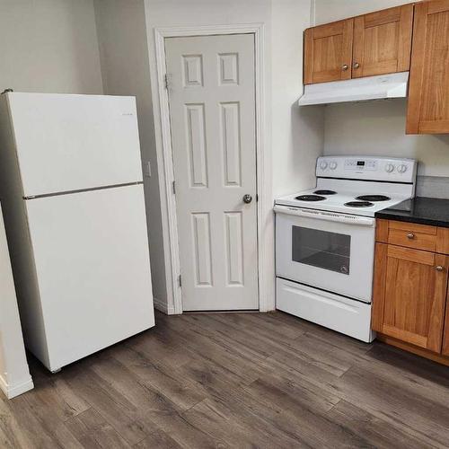 4832-57Ave . Nw, High Prairie, AB - Indoor Photo Showing Kitchen