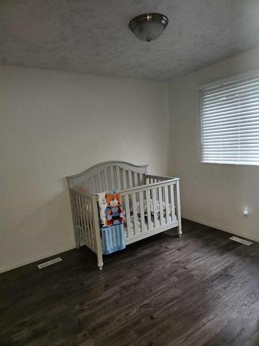 4832-57Ave . Nw, High Prairie, AB - Indoor Photo Showing Bedroom