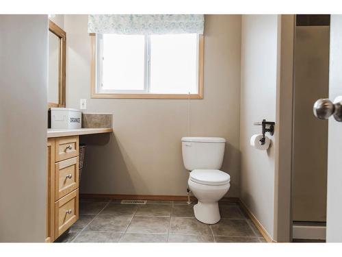 9502 91 Street, Grande Prairie, AB - Indoor Photo Showing Bathroom