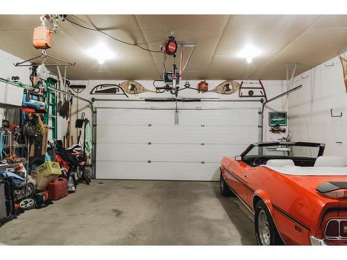 9502 91 Street, Grande Prairie, AB - Indoor Photo Showing Garage