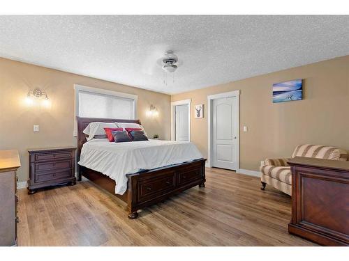 9705 66 Avenue, Grande Prairie, AB - Indoor Photo Showing Bedroom