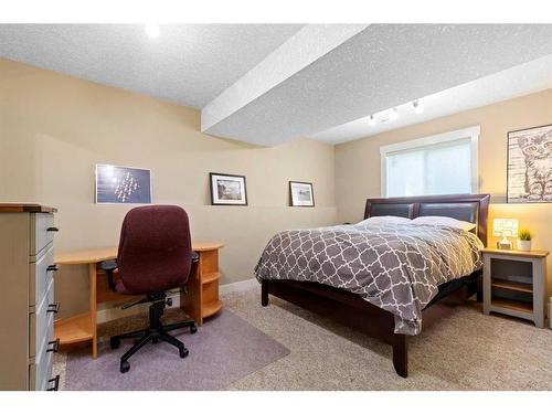 9705 66 Avenue, Grande Prairie, AB - Indoor Photo Showing Bedroom