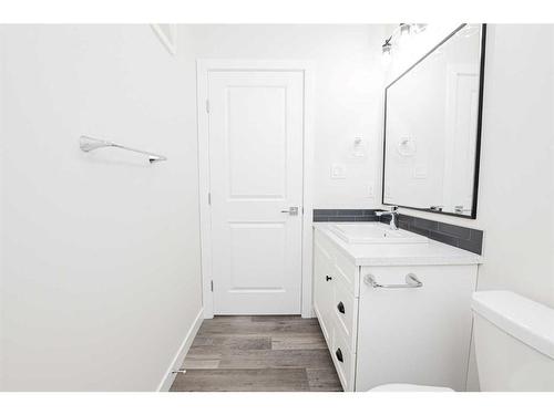 8513 87A Street, Grande Prairie, AB - Indoor Photo Showing Bathroom