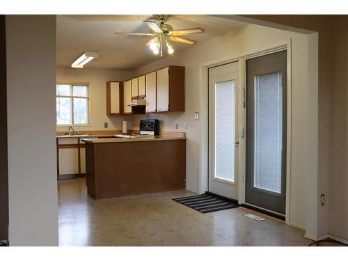 5410 52A Street, Berwyn, AB - Indoor Photo Showing Kitchen