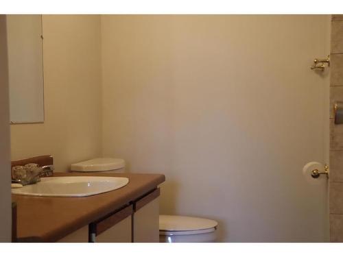 5410 52A Street, Berwyn, AB - Indoor Photo Showing Bathroom