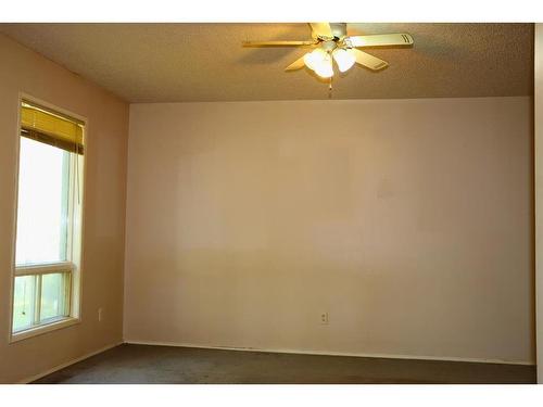 5410 52A Street, Berwyn, AB - Indoor Photo Showing Other Room