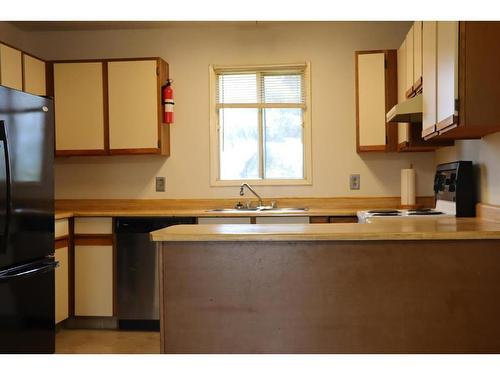 5410 52A Street, Berwyn, AB - Indoor Photo Showing Kitchen With Double Sink