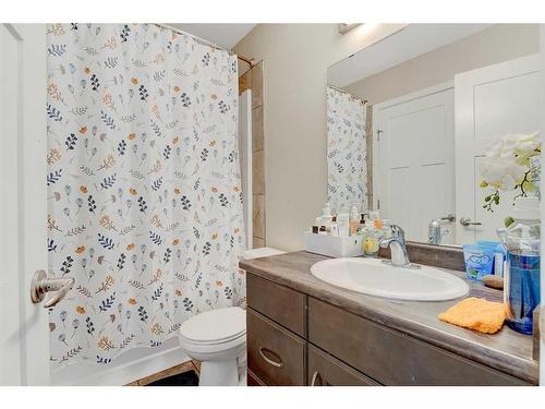 9422 88 Street, Grande Prairie, AB - Indoor Photo Showing Bathroom