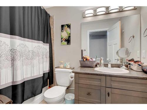 9422 88 Street, Grande Prairie, AB - Indoor Photo Showing Bathroom