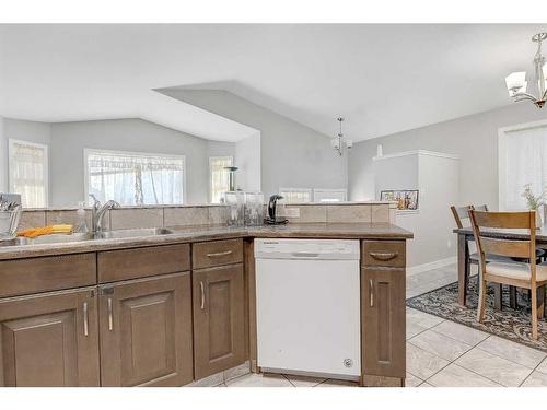 9422 88 Street, Grande Prairie, AB - Indoor Photo Showing Kitchen