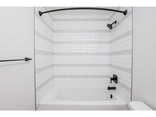 8222 87A Street, Grande Prairie, AB - Indoor Photo Showing Bathroom