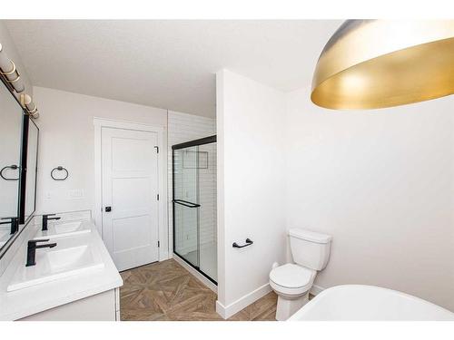 8222 87A Street, Grande Prairie, AB - Indoor Photo Showing Bathroom