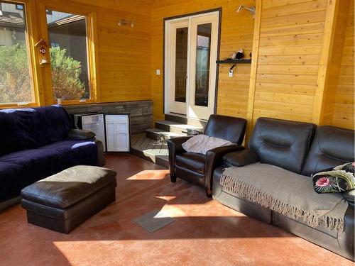 8080 Twp Rd 820, Rural Saddle Hills County, AB - Indoor Photo Showing Living Room