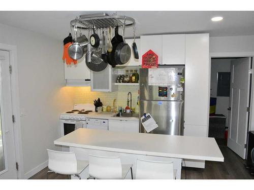 10114 106 Avenue, Peace River, AB - Indoor Photo Showing Kitchen