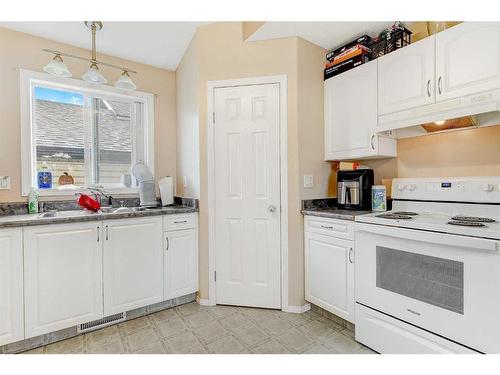 9234 94 Avenue, Grande Prairie, AB - Indoor Photo Showing Kitchen