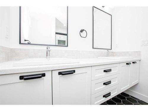 9702 89 Street, Grande Prairie, AB - Indoor Photo Showing Bathroom