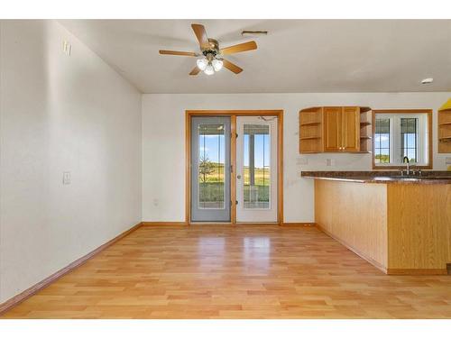 743061 64 Range, Rural Grande Prairie No. 1, County Of, AB - Indoor Photo Showing Kitchen