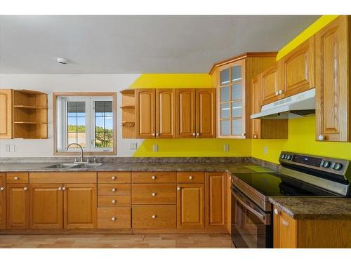 743061 64 Range, Rural Grande Prairie No. 1, County Of, AB - Indoor Photo Showing Kitchen With Double Sink