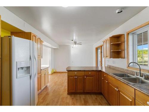 743061 64 Range, Rural Grande Prairie No. 1, County Of, AB - Indoor Photo Showing Kitchen With Double Sink