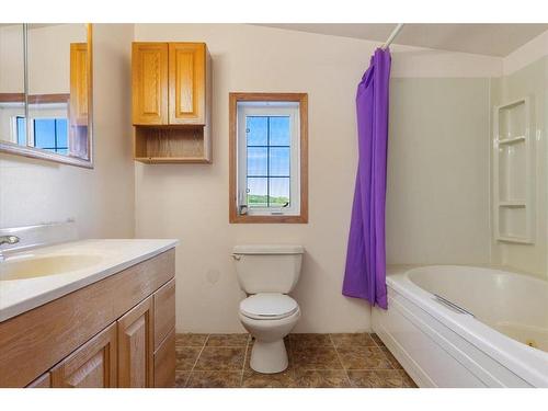 743061 64 Range, Rural Grande Prairie No. 1, County Of, AB - Indoor Photo Showing Bathroom