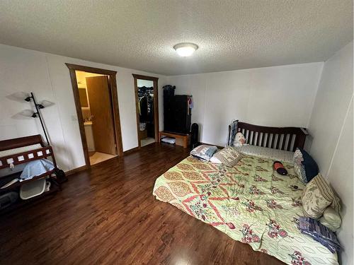 47 Huston Drive, Grimshaw, AB - Indoor Photo Showing Bedroom