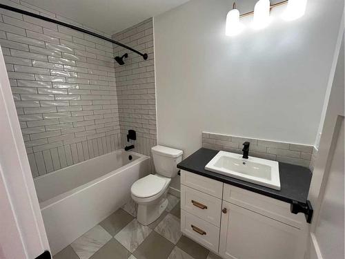 13530 104A Street, Grande Prairie, AB - Indoor Photo Showing Bathroom