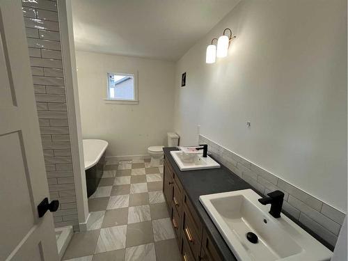 13530 104A Street, Grande Prairie, AB - Indoor Photo Showing Bathroom