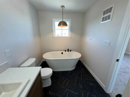 13401 104A Street, Grande Prairie, AB - Indoor Photo Showing Bathroom