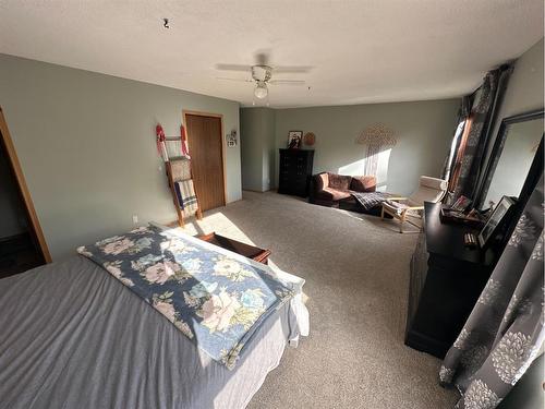 89 843058 Rge Rd 222, Rural Northern Lights, County Of, AB - Indoor Photo Showing Bedroom