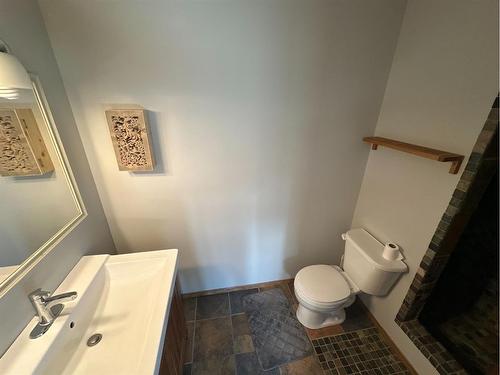 89 843058 Rge Rd 222, Rural Northern Lights, County Of, AB - Indoor Photo Showing Bathroom