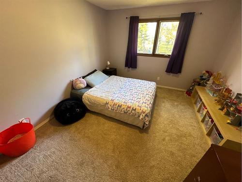 89 843058 Rge Rd 222, Rural Northern Lights, County Of, AB - Indoor Photo Showing Bedroom