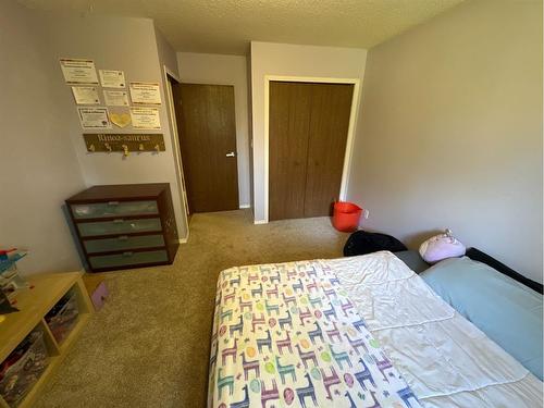 89 843058 Rge Rd 222, Rural Northern Lights, County Of, AB - Indoor Photo Showing Bedroom